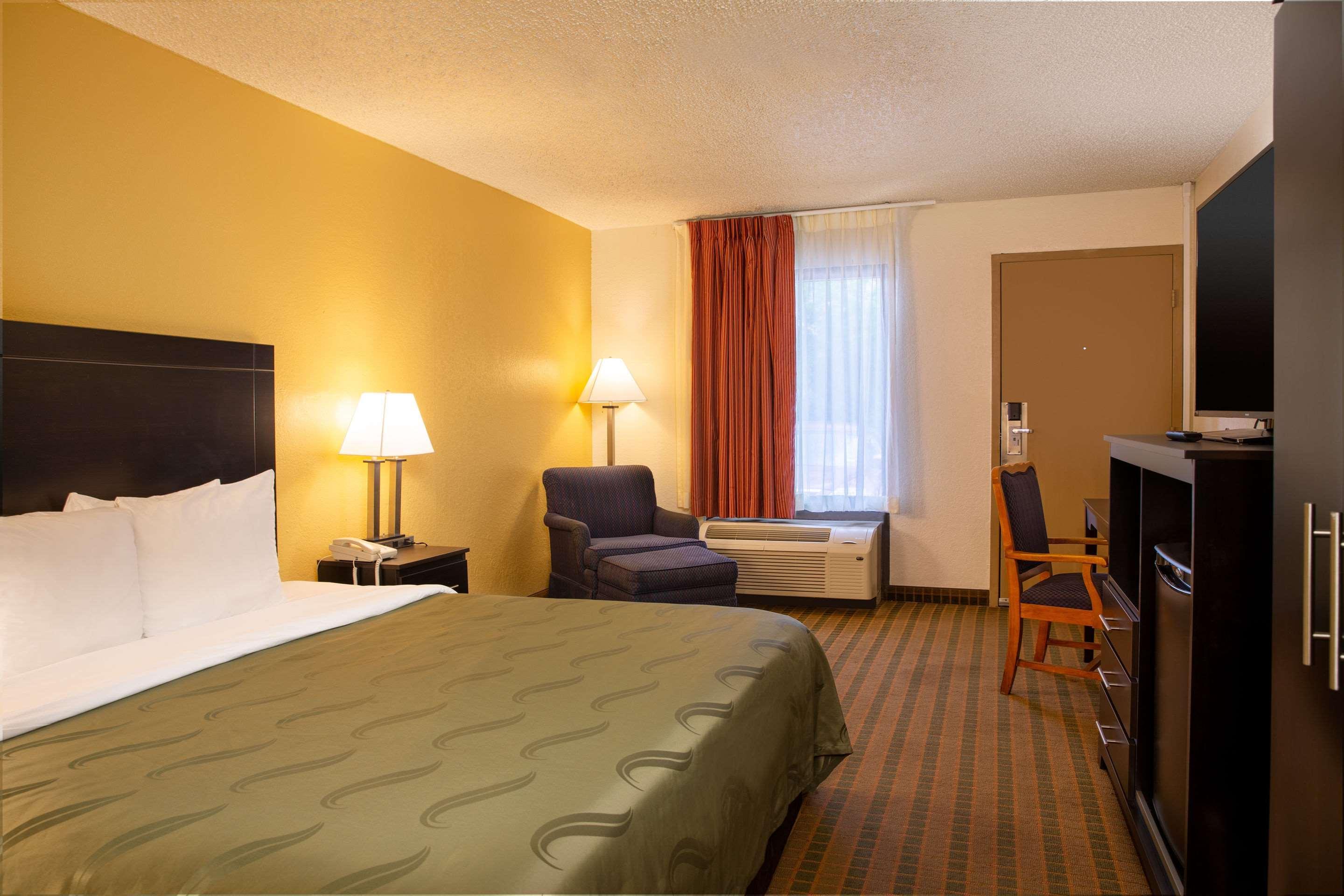 Quality Inn At Arlington Highlands Exterior photo