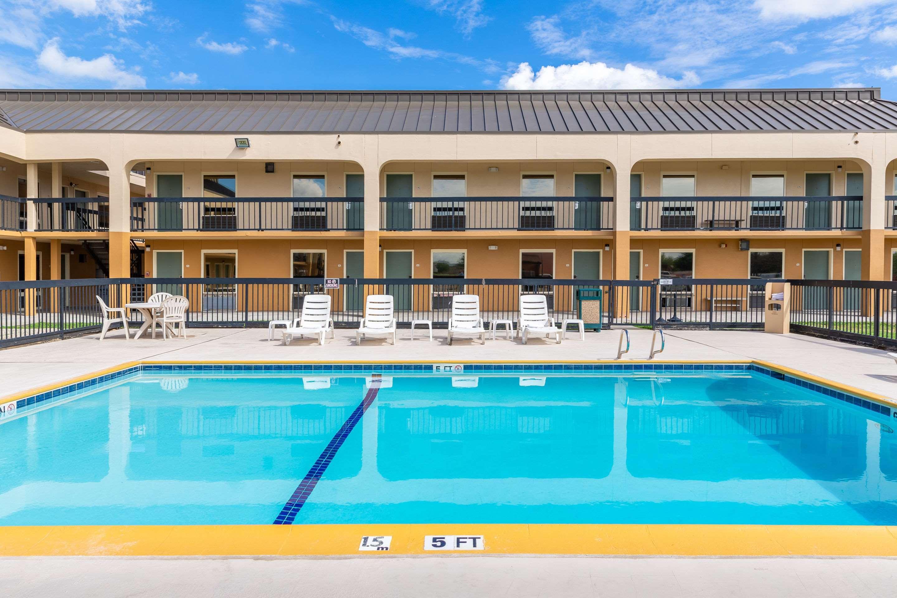 Quality Inn At Arlington Highlands Exterior photo